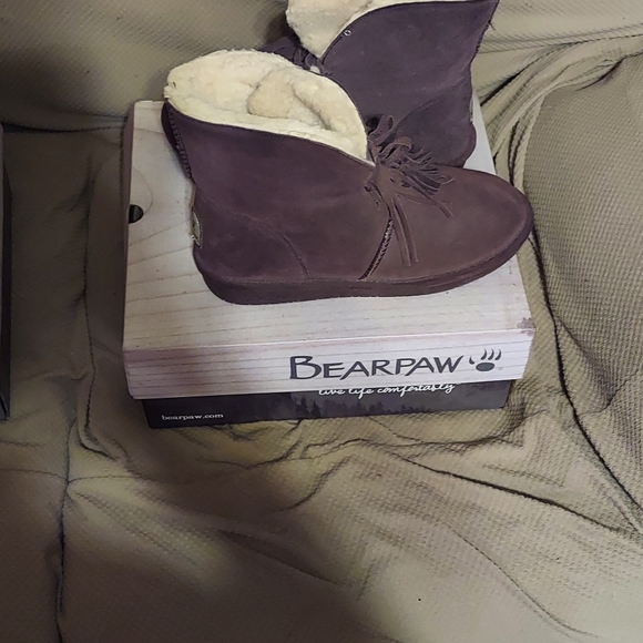 Bearpaw suede  boots with neverwet size 9w - Picture 2 of 5